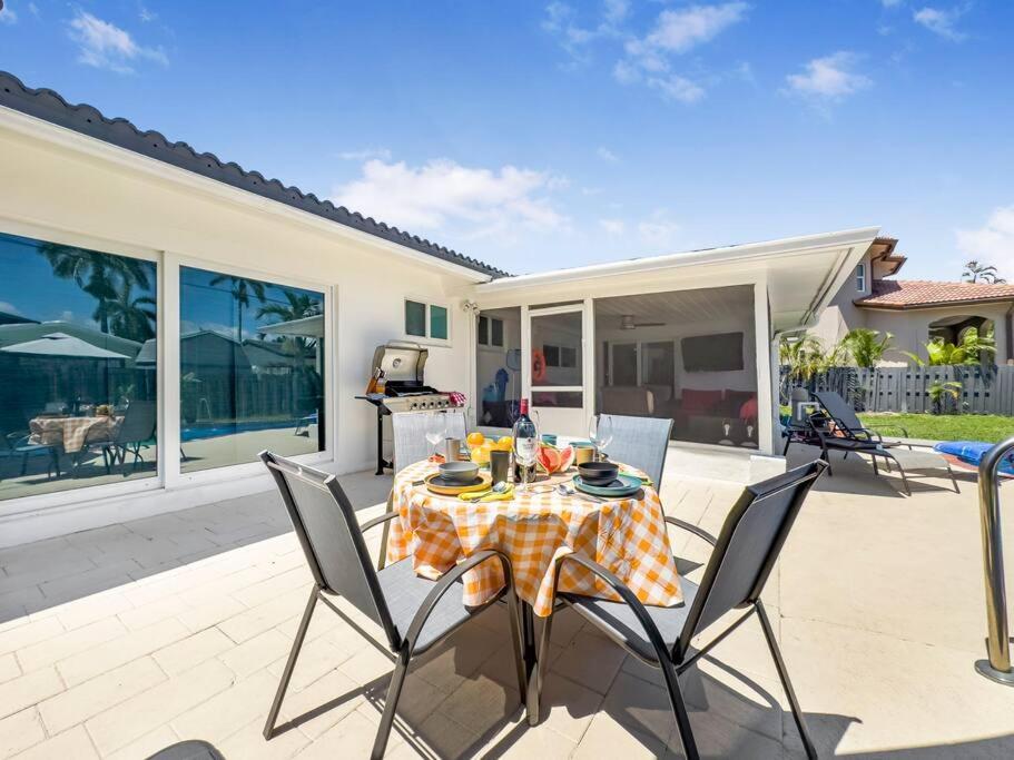 Amazing Home W Heated Pool 8 Mins To The Beach Lighthouse Point Exterior foto